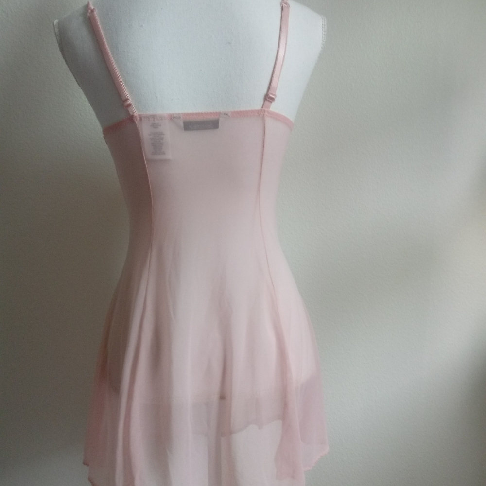 Gown - Picture 2 of 5